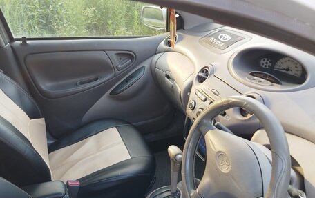 Toyota Platz, 2001 год, 250 000 рублей, 2 фотография