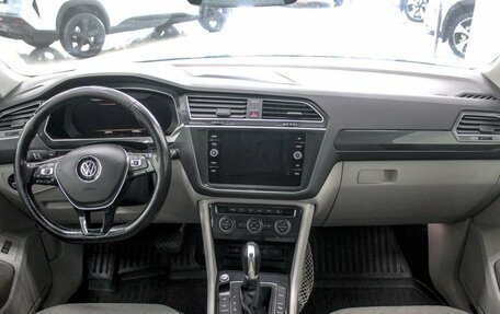 Volkswagen Tiguan II, 2017 год, 2 199 000 рублей, 7 фотография