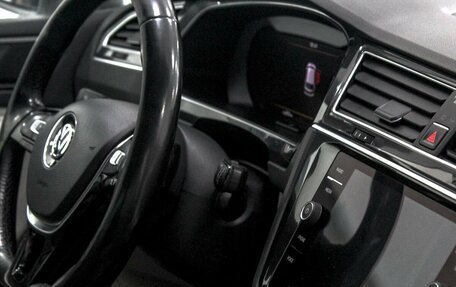 Volkswagen Tiguan II, 2017 год, 2 199 000 рублей, 13 фотография