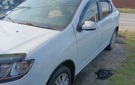 Renault Logan II, 2017 год, 520 000 рублей, 1 фотография