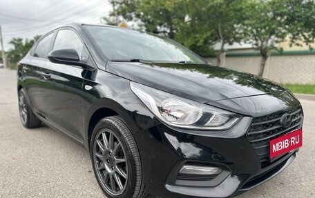 Hyundai Solaris II рестайлинг, 2017 год, 950 000 рублей, 1 фотография
