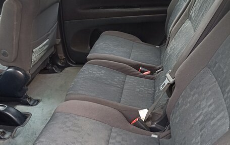 Toyota Avensis Verso I рестайлинг, 2004 год, 600 000 рублей, 6 фотография