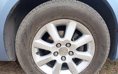 Toyota Avensis Verso I рестайлинг, 2004 год, 600 000 рублей, 10 фотография