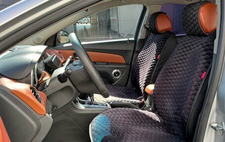 Chevrolet Cruze II, 2010 год, 799 000 рублей, 10 фотография