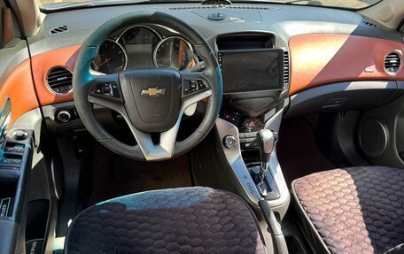 Chevrolet Cruze II, 2010 год, 799 000 рублей, 6 фотография