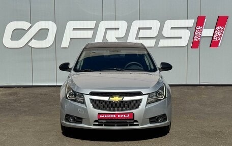 Chevrolet Cruze II, 2010 год, 799 000 рублей, 3 фотография
