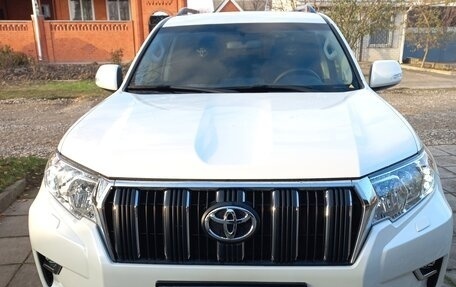 Toyota Land Cruiser Prado 150 рестайлинг 2, 2022 год, 8 400 000 рублей, 1 фотография