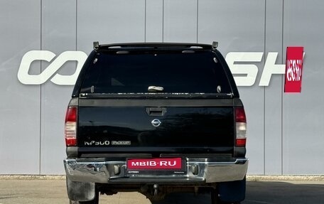Nissan NP300, 2012 год, 950 000 рублей, 4 фотография