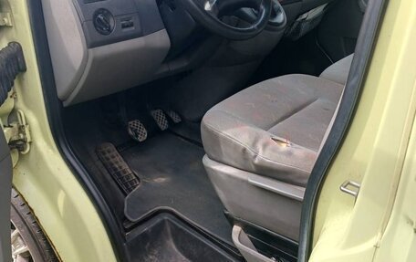 Volkswagen Transporter T5 рестайлинг, 2005 год, 700 000 рублей, 3 фотография