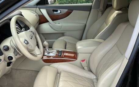 Infiniti QX70, 2015 год, 2 200 000 рублей, 10 фотография