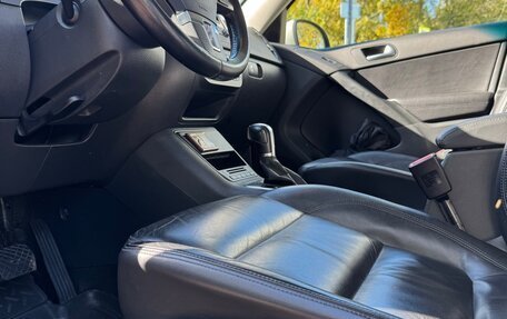 Volkswagen Tiguan I, 2011 год, 990 000 рублей, 16 фотография