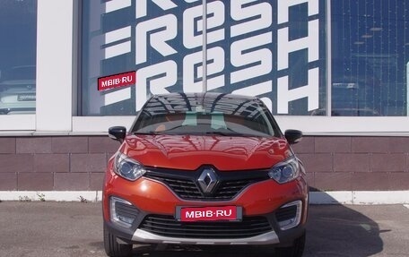 Renault Kaptur I рестайлинг, 2018 год, 1 549 000 рублей, 3 фотография