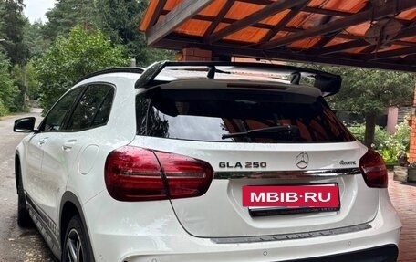 Mercedes-Benz GLA, 2018 год, 3 400 000 рублей, 4 фотография