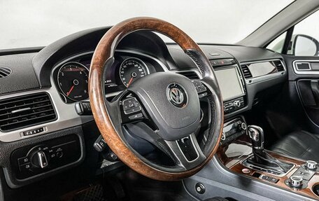 Volkswagen Touareg III, 2012 год, 1 777 000 рублей, 13 фотография