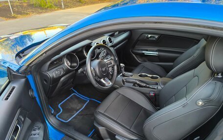 Ford Mustang VI рестайлинг, 2018 год, 2 200 000 рублей, 9 фотография