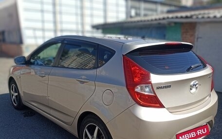 Hyundai Solaris II рестайлинг, 2012 год, 900 000 рублей, 8 фотография