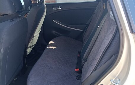 Hyundai Solaris II рестайлинг, 2012 год, 900 000 рублей, 17 фотография