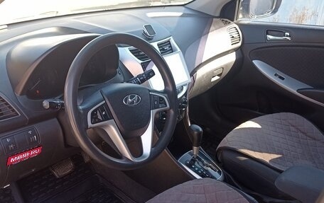 Hyundai Solaris II рестайлинг, 2012 год, 900 000 рублей, 22 фотография