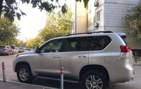 Toyota Land Cruiser Prado 150 рестайлинг 2, 2010 год, 2 995 000 рублей, 4 фотография