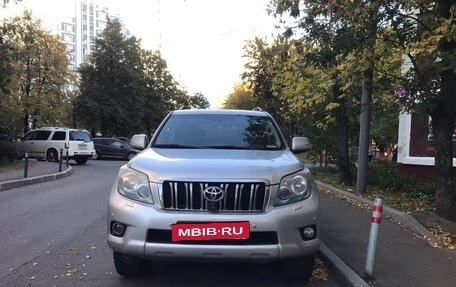 Toyota Land Cruiser Prado 150 рестайлинг 2, 2010 год, 2 995 000 рублей, 6 фотография