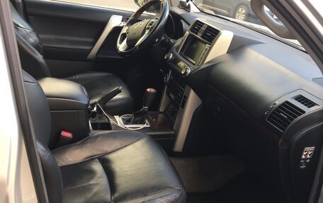 Toyota Land Cruiser Prado 150 рестайлинг 2, 2010 год, 2 995 000 рублей, 21 фотография