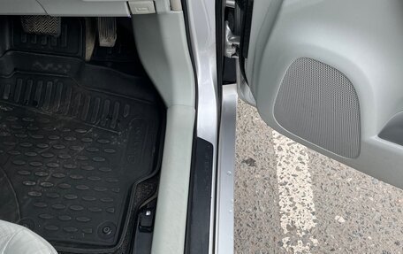 Toyota Prius, 2010 год, 1 090 000 рублей, 11 фотография