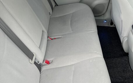 Toyota Prius, 2010 год, 1 090 000 рублей, 18 фотография