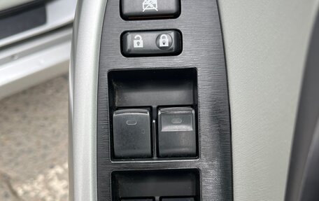 Toyota Prius, 2010 год, 1 090 000 рублей, 22 фотография