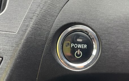 Toyota Prius, 2010 год, 1 090 000 рублей, 27 фотография