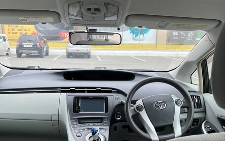 Toyota Prius, 2010 год, 1 090 000 рублей, 24 фотография