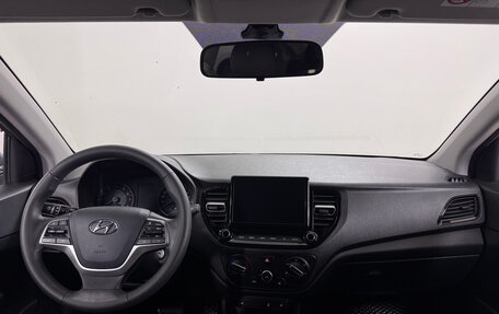 Hyundai Solaris II рестайлинг, 2021 год, 1 570 000 рублей, 8 фотография