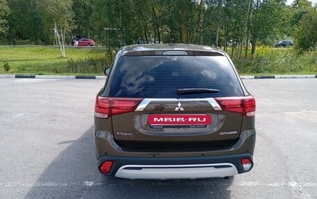 Mitsubishi Outlander III рестайлинг 3, 2019 год, 2 370 000 рублей, 2 фотография