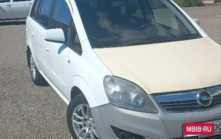 Opel Zafira B, 2011 год, 640 000 рублей, 3 фотография