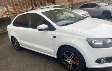 Volkswagen Polo VI (EU Market), 2012 год, 700 000 рублей, 2 фотография