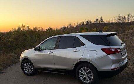 Chevrolet Equinox III, 2020 год, 1 700 000 рублей, 2 фотография
