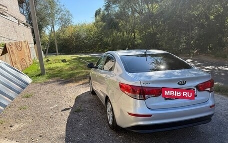 KIA Rio III рестайлинг, 2016 год, 830 000 рублей, 2 фотография