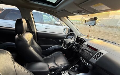 Mitsubishi Outlander III рестайлинг 3, 2008 год, 1 000 000 рублей, 9 фотография