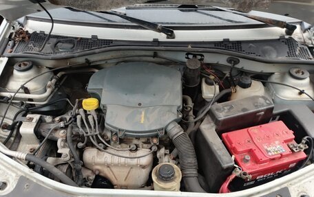 Renault Logan I, 2005 год, 200 000 рублей, 6 фотография