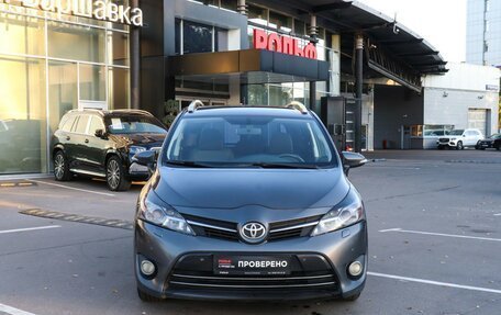 Toyota Verso I, 2013 год, 1 190 000 рублей, 2 фотография