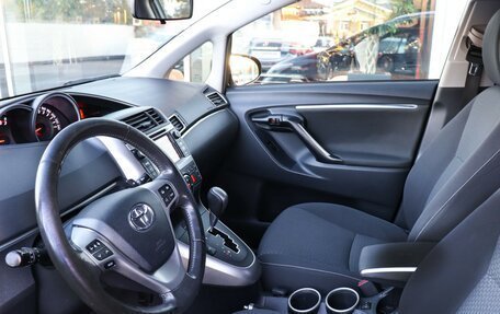 Toyota Verso I, 2013 год, 1 190 000 рублей, 13 фотография