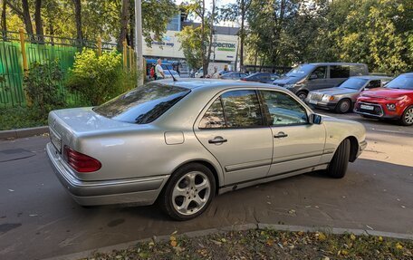 Mercedes-Benz E-Класс, 1997 год, 1 000 000 рублей, 5 фотография