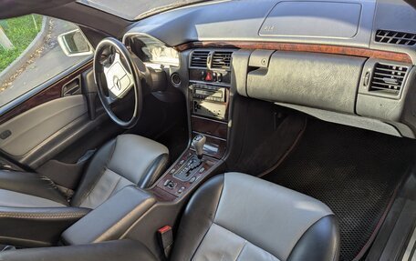 Mercedes-Benz E-Класс, 1997 год, 1 000 000 рублей, 6 фотография