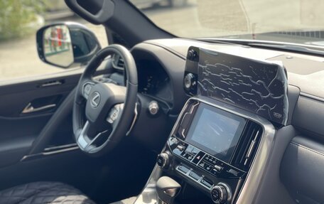 Lexus LX, 2024 год, 15 750 000 рублей, 12 фотография