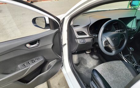 Hyundai Solaris II рестайлинг, 2021 год, 1 385 000 рублей, 12 фотография