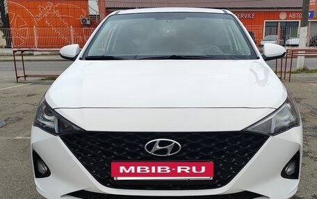 Hyundai Solaris II рестайлинг, 2021 год, 1 385 000 рублей, 8 фотография