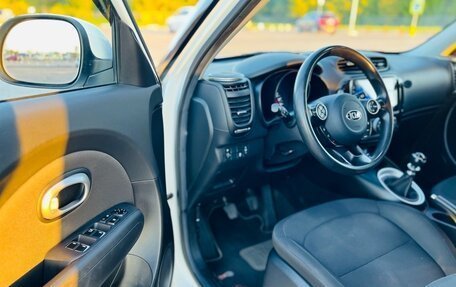 KIA Soul II рестайлинг, 2019 год, 1 700 000 рублей, 18 фотография