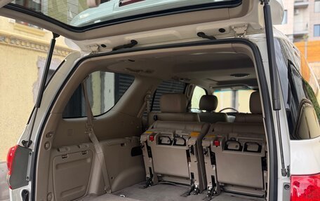 Toyota Sequoia II рестайлинг, 2006 год, 1 670 000 рублей, 12 фотография