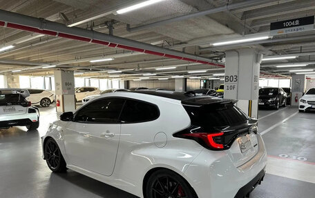 Toyota Yaris, 2022 год, 5 000 000 рублей, 3 фотография