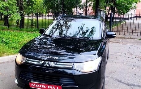 Mitsubishi Outlander III рестайлинг 3, 2012 год, 1 750 000 рублей, 10 фотография
