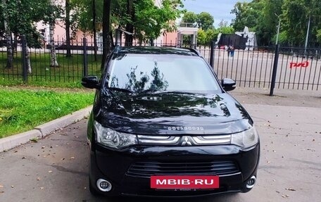 Mitsubishi Outlander III рестайлинг 3, 2012 год, 1 750 000 рублей, 11 фотография